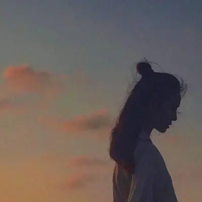 心酸语录..我原先以为人只会苦一阵子，没想到可能会苦一辈子。(图4)