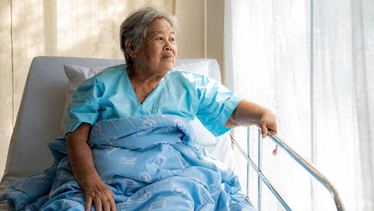 我73岁，退休金每个月6000，但我只想早点离开，活着太受罪了(图7)