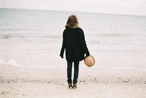 伤感说说适合发朋友圈的伤感句子(图1)