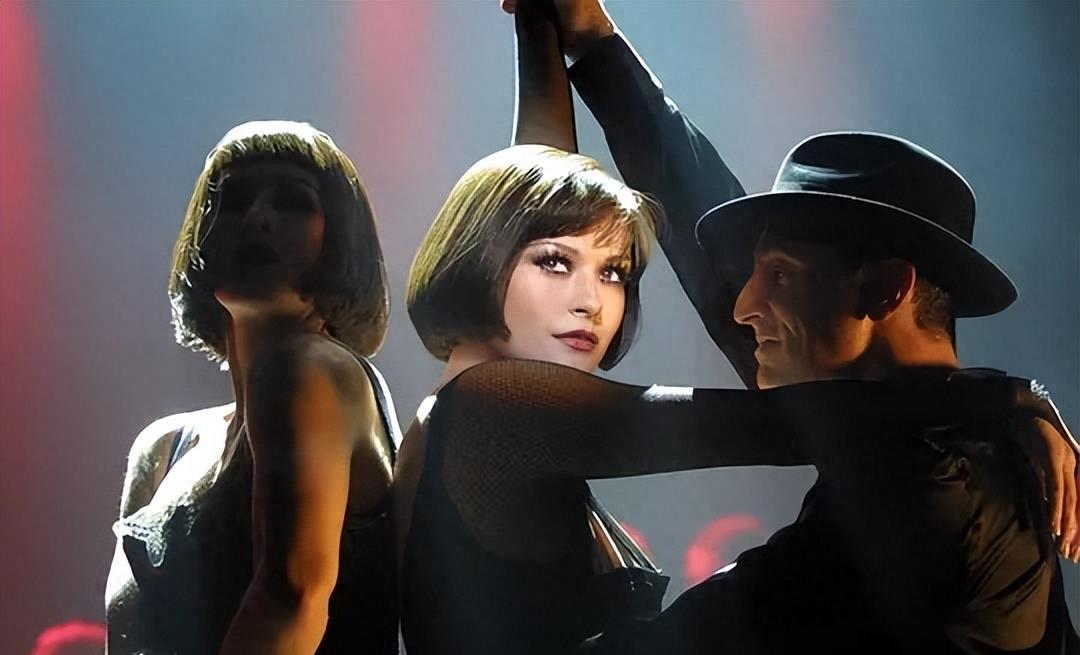 音乐具有良好的情感表达，当爱照入池塘，泥泞中便会开出花来(图2)