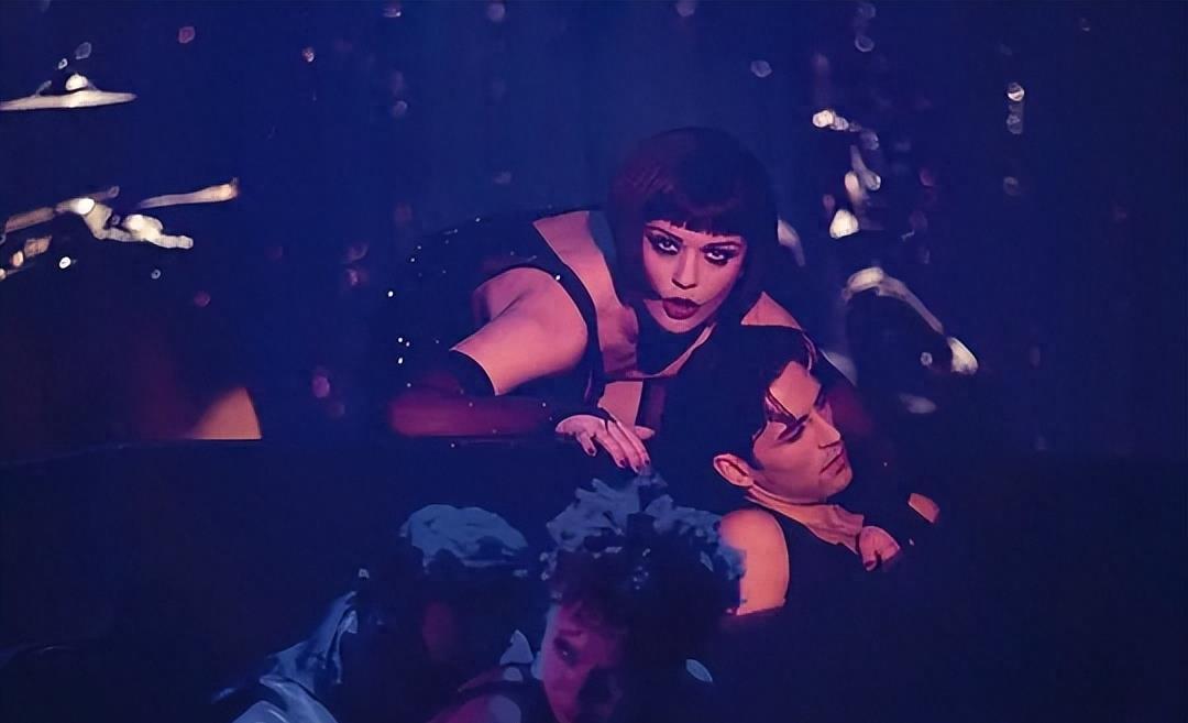 音乐具有良好的情感表达，当爱照入池塘，泥泞中便会开出花来(图12)