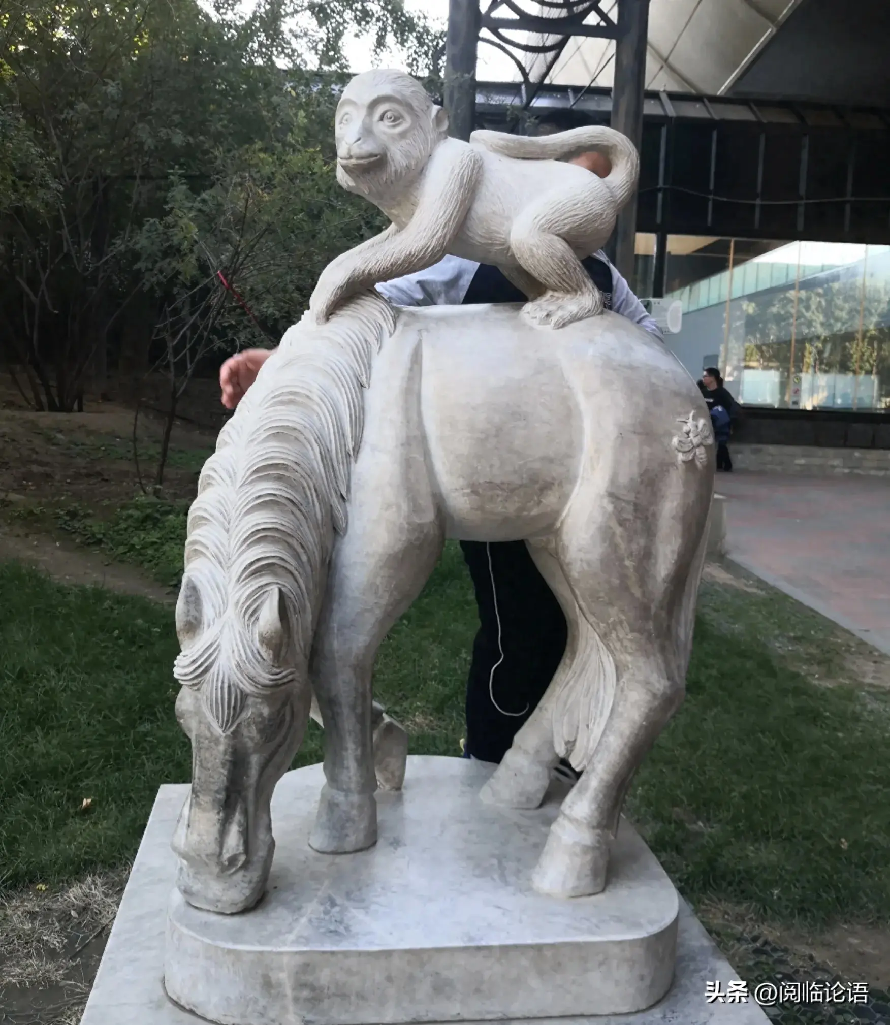 《论语·阳货》6:人在职场，不应忘记五个字：恭、宽、信、敏、惠(图1)