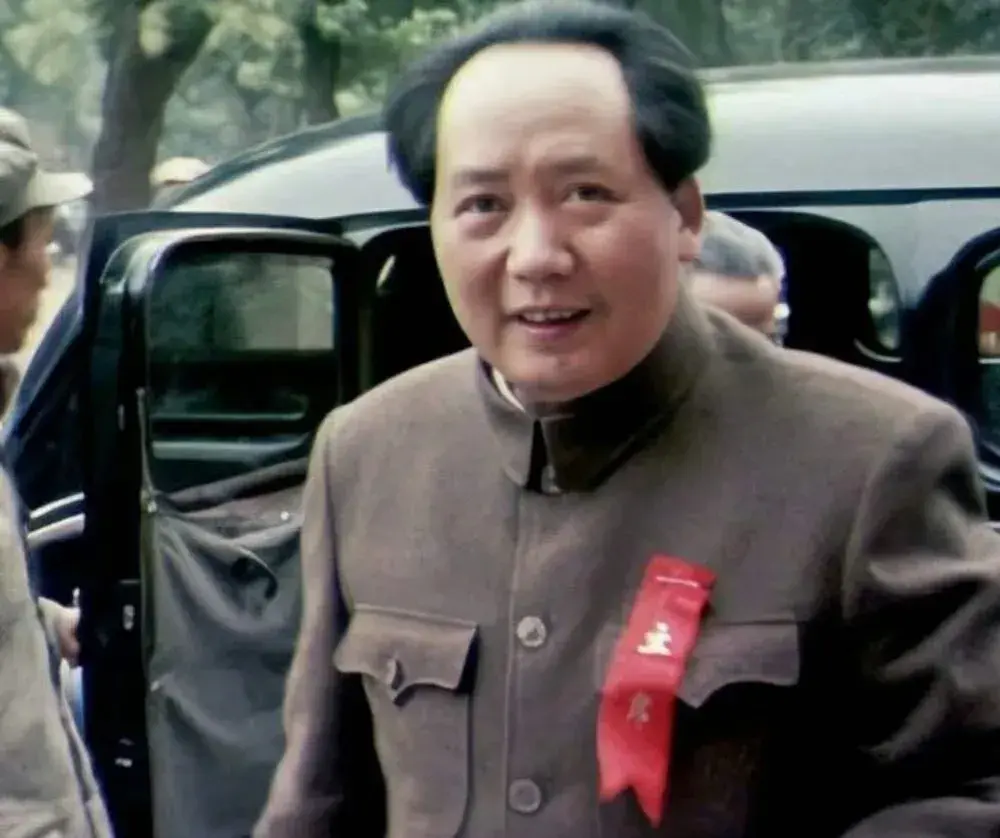 《毛选》：坚持辩证唯物历史观的人，坚持群众路线的人，尊重他人(图2)