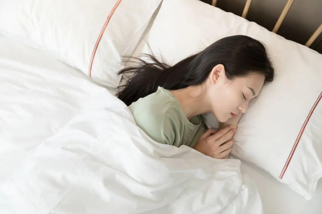 今天气温比昨天低7℃！天气转冷，起床越来越困难……(图2)