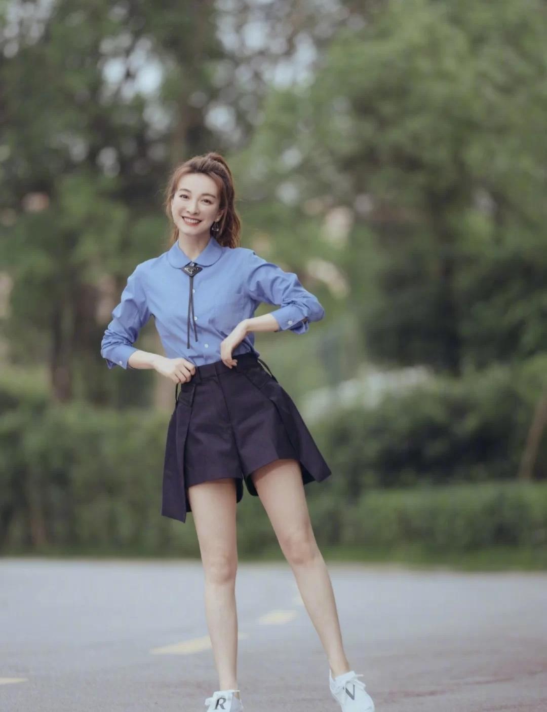 羡慕了！吴昕靠着“自信”轻松赢，亲身传授瘦腿方法，你不心动？(图1)