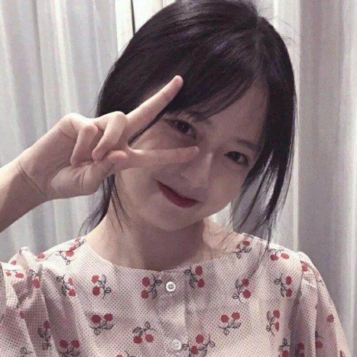 半夜睡不着的句子：谁不虚伪，谁不善变，谁都不是谁的谁(图3)