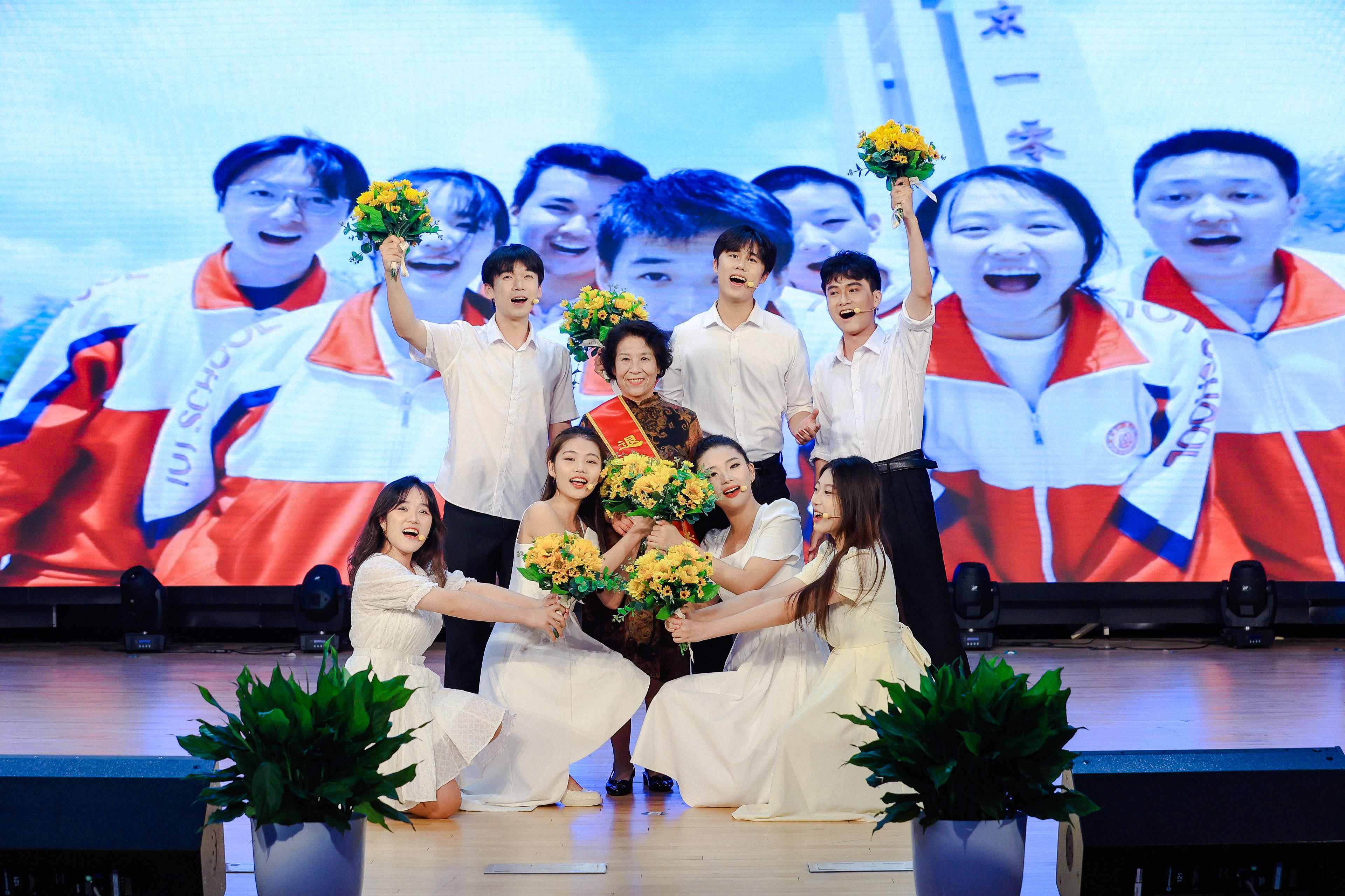 立德树人守初心 躬耕教坛践使命(图1)