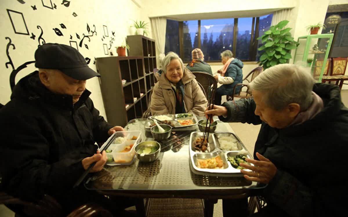 65岁单身大叔的养老计划：先去浪迹天涯，再回家过晚年的慢生活(图7)