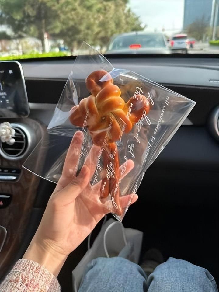 失恋后伤感的说说，触碰泪点，让人肝肠寸断！(图2)