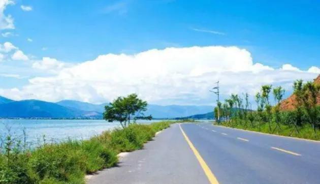 爱上旅行，遇见更好的自己的心语说说，假日旅行简单唯美文案(图1)