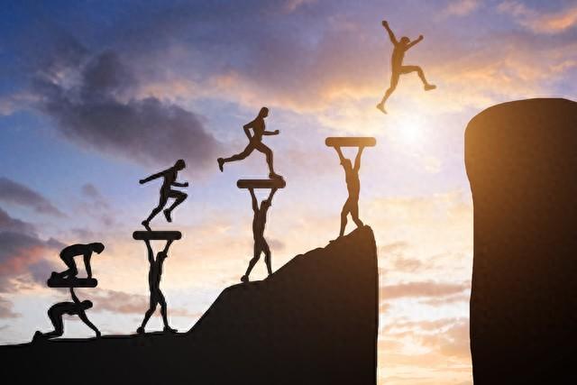 相信自己，只要你足够勇敢，没有熬不过的艰难(图1)