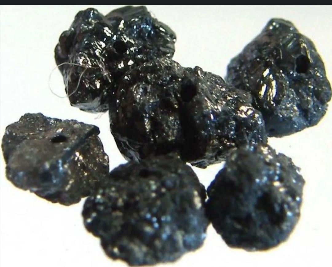 证据证明:黑金刚石(黑钻石）也是高碳质球粒陨石(图6)