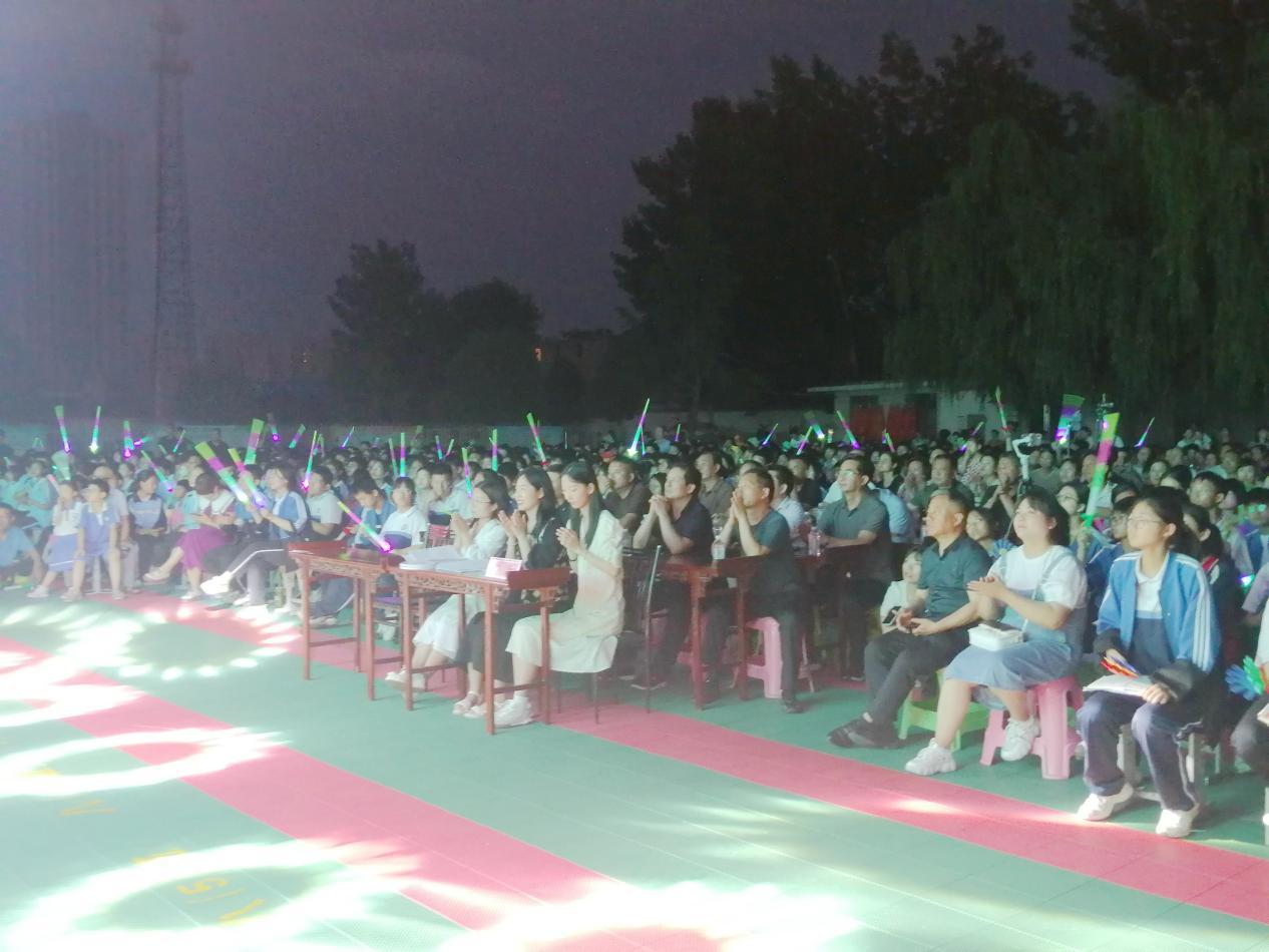 翩翩少年吟诗词 涓涓诗意润情怀(图5)