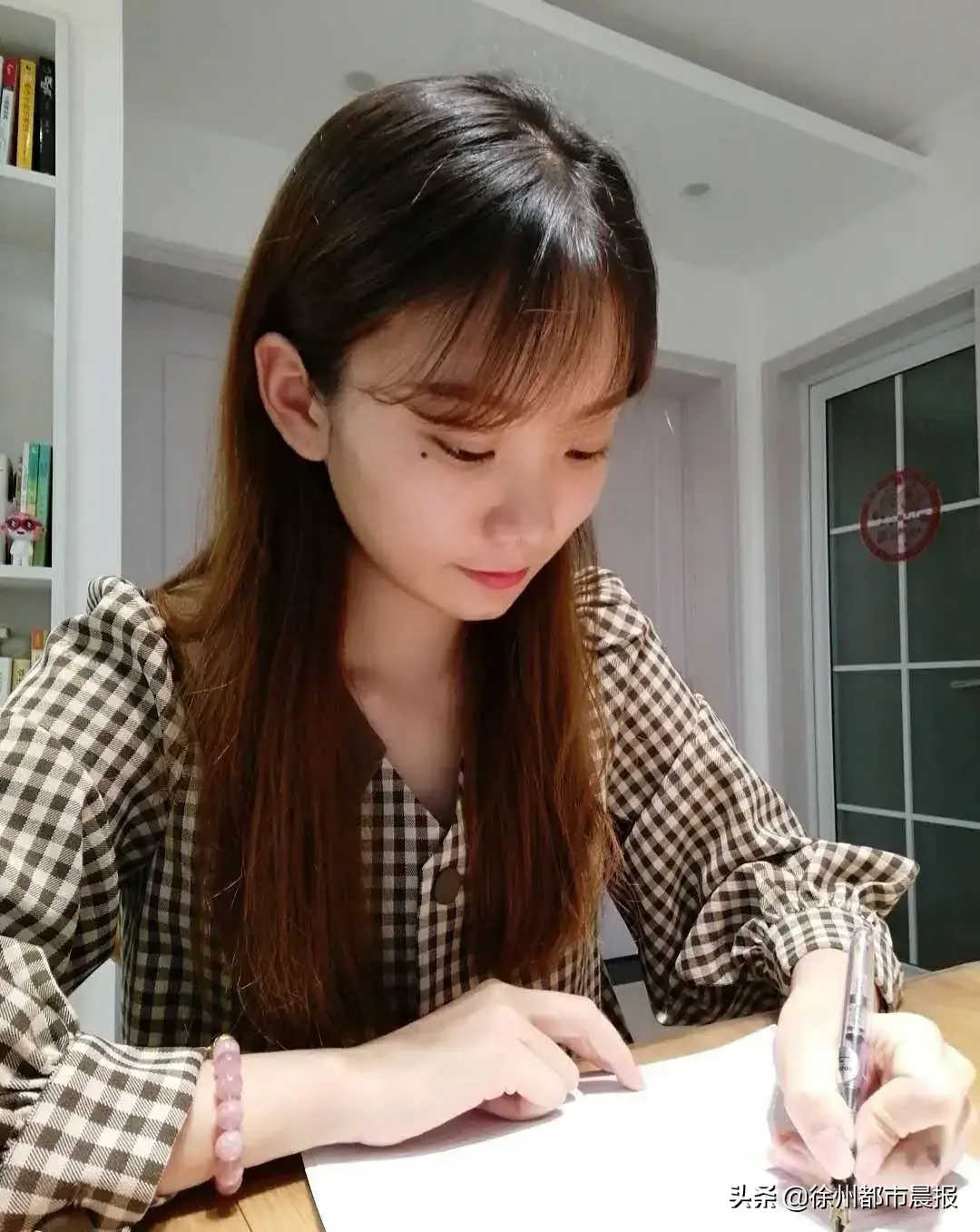 有爱！徐州这位班主任用“打油诗”写期末评语，学生乐开花(图1)