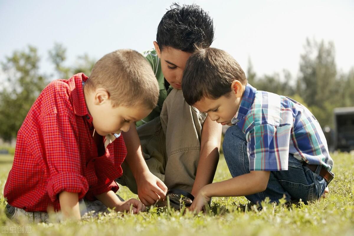 五六年级学生：暑假作文《童年》读后感，这样写才能得高分(图4)