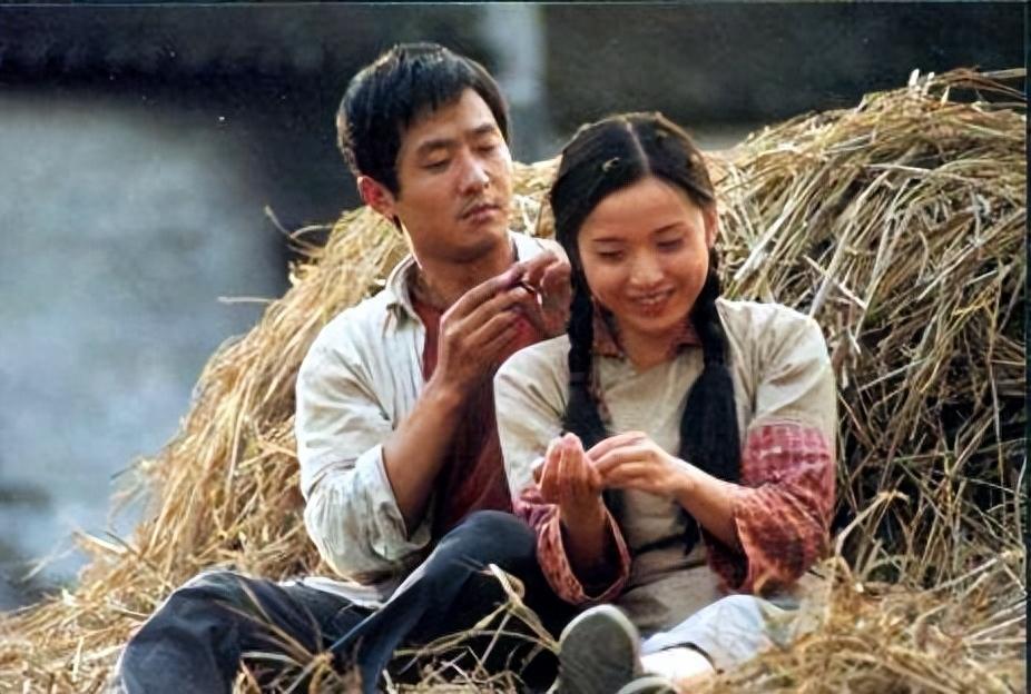 我们8个人去送别战友的父亲，每人给了1千，临走时战友叫住了我们(图16)