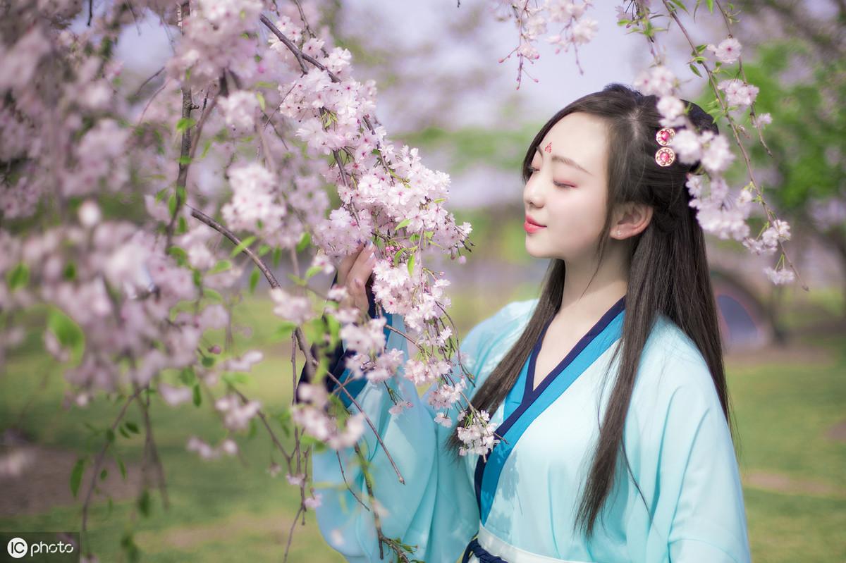 很美很好听的古风唯美句子：此去经年人独悲，只道此生应不悔(图6)