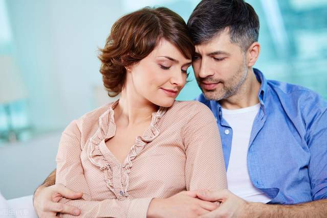 我，退休后在家躺平，收入15000，从来不做家务，老伴却夸我贤惠(图7)