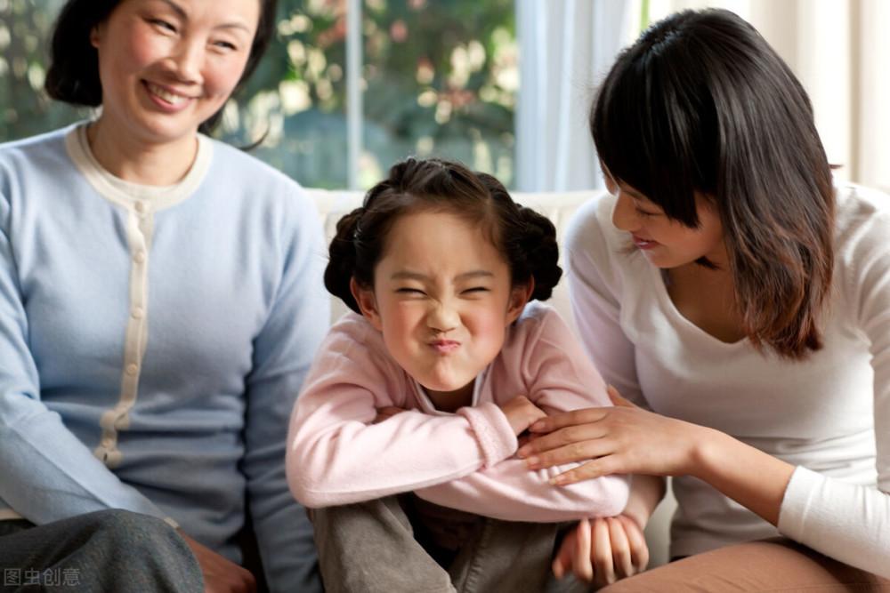 我，退休后在家躺平，收入15000，从来不做家务，老伴却夸我贤惠(图12)