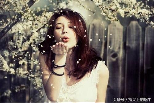 不知道从什么时候开始，陪你逛街是一件很幸福的事情(图1)