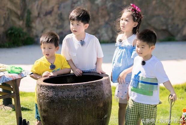 楚儿信儿如此受欢迎，不仅因为颜值高，还因为妈妈蔡少芬教育的好(图1)