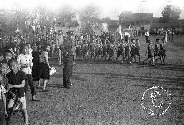 建丰同志在赣州当“村长”  安置教育抗战遗孤(图20)