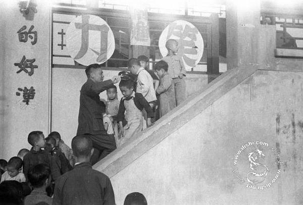 建丰同志在赣州当“村长”  安置教育抗战遗孤(图21)