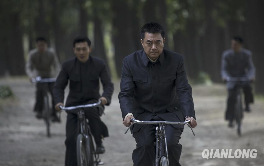 《北平无战事》：花常好月长圆人长寿电话多(图2)