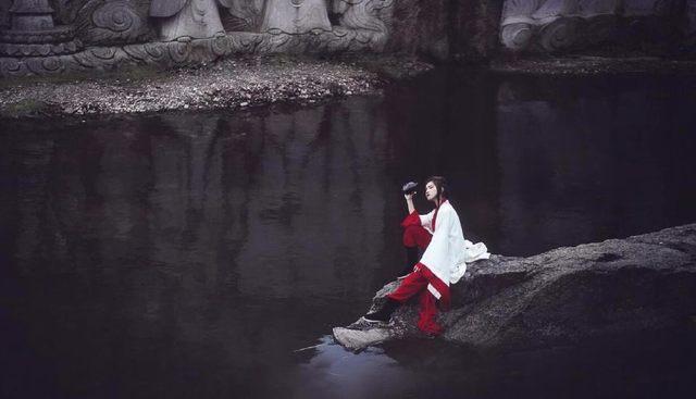 超拽霸气的古风句子，我以十恶相报，我何错之有(图1)