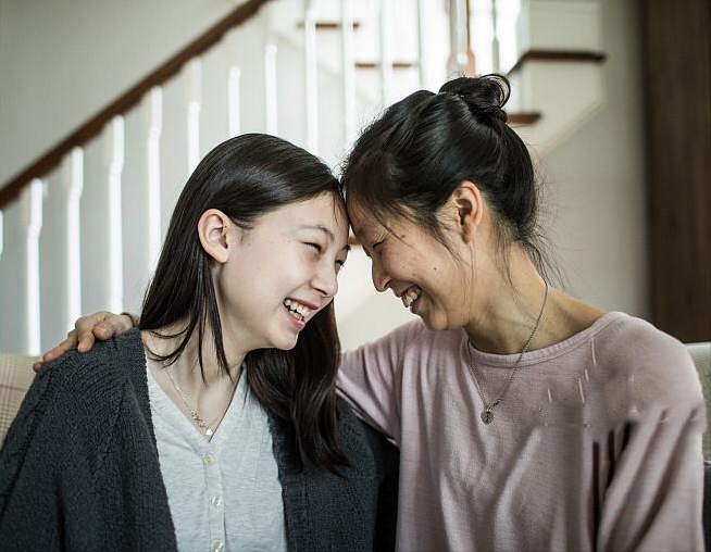 写给最爱的女儿：谢谢此生如知己闺蜜的你，温暖了我的人生四季(图2)