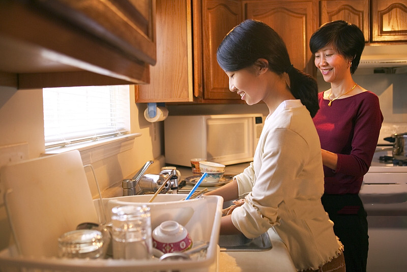 写给最爱的女儿：谢谢此生如知己闺蜜的你，温暖了我的人生四季(图3)