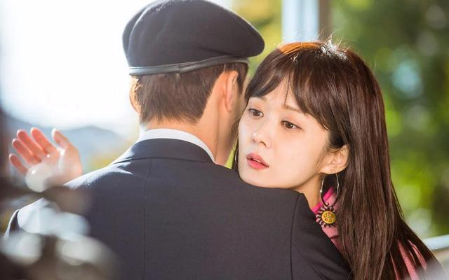 朋友圈霸气十足的社会句子，经典至极，可以收藏！(图1)