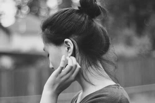 唯美的扎心语录，心若有良人，世人皆路人(图6)