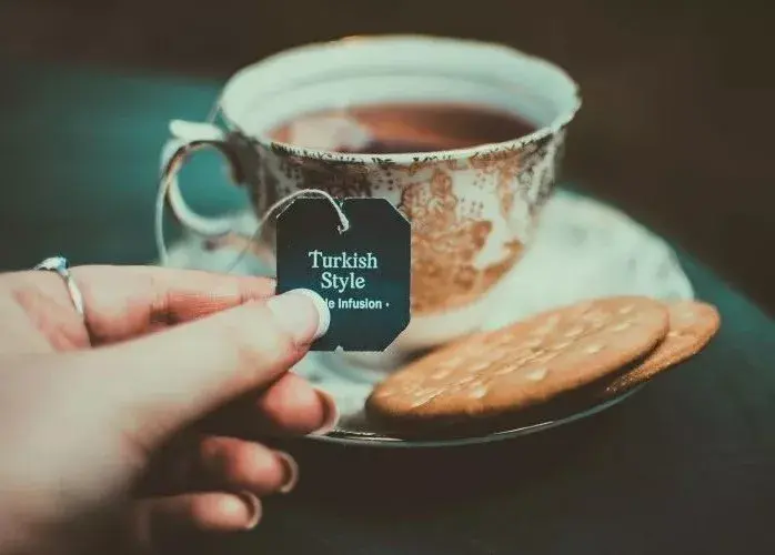 感觉疲惫心累的说说句子，生活好难的心情说说(图1)