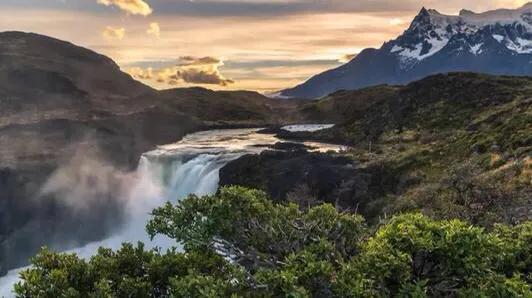 群山重重叠叠，景色美如天际，壮观(图6)