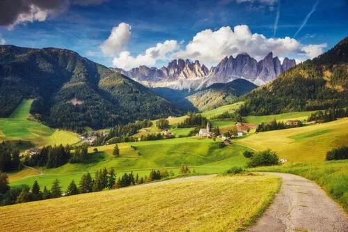 群山重重叠叠，景色美如天际，壮观(图7)