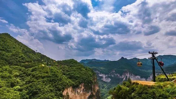 群山叠嶂翠如屏，美若仙境洁似纱(图5)