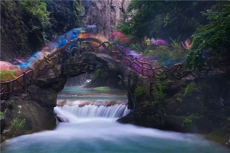 群山叠嶂翠如屏，美若仙境洁似纱(图7)