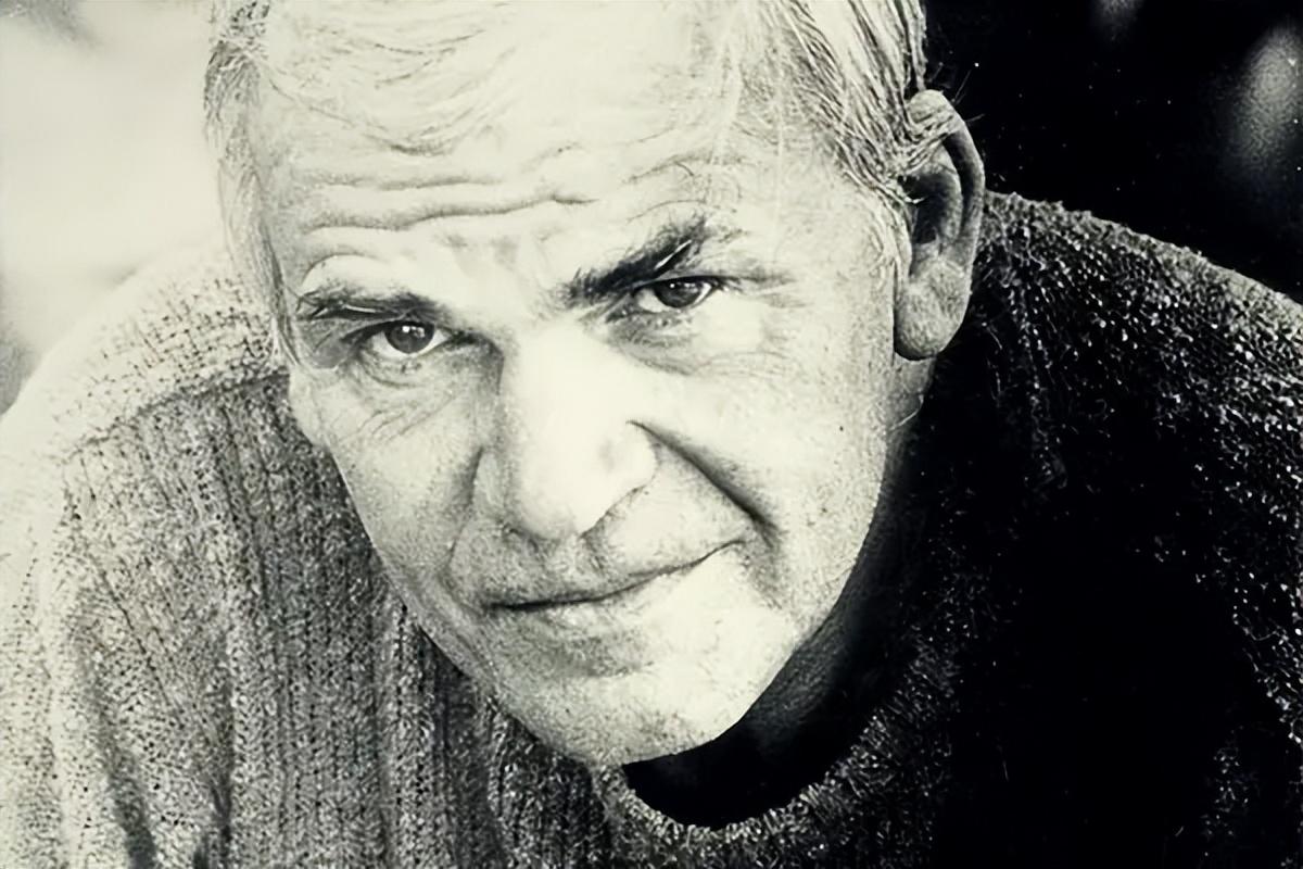 《不能承受的生命之轻》这8句话告诉我们，人啊，不必活得太规矩(图2)