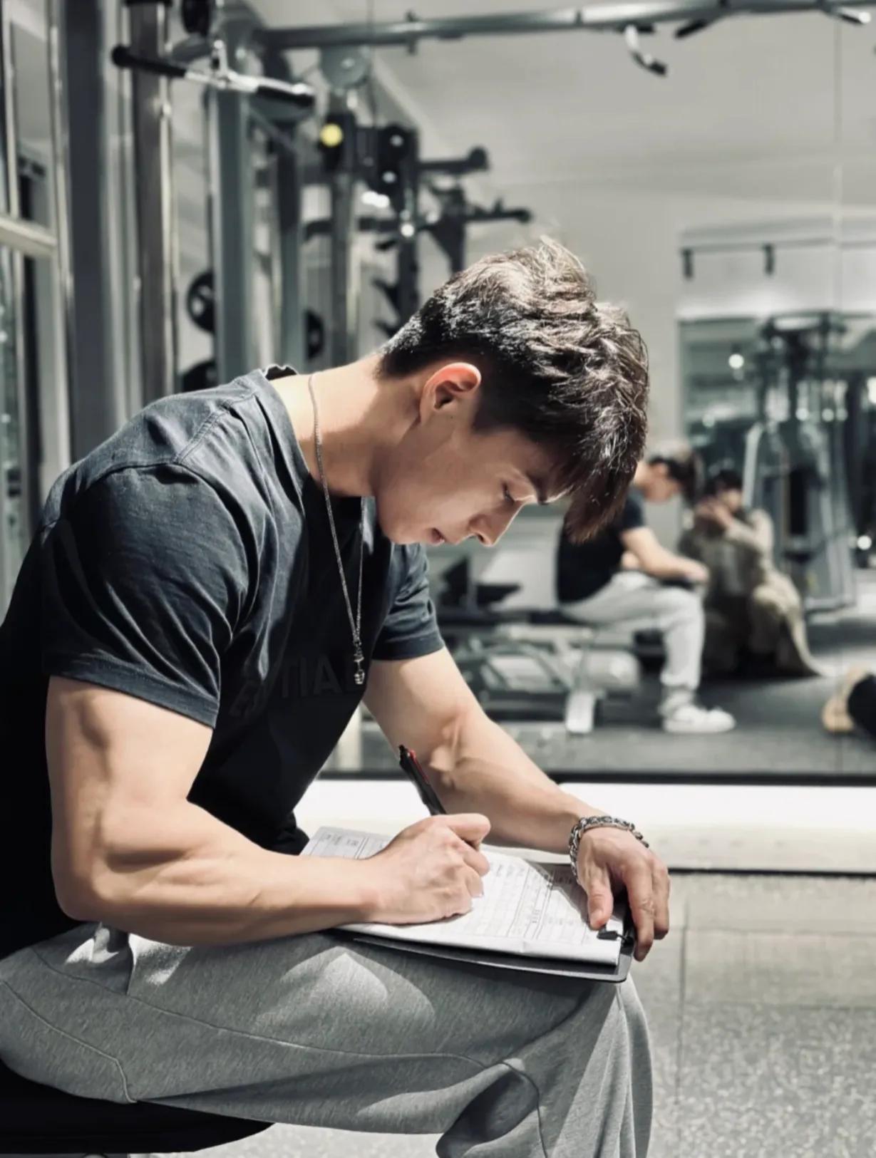 10句健身减肥励志语录，总有一句能够激励你！立刻马上动起来！(图1)