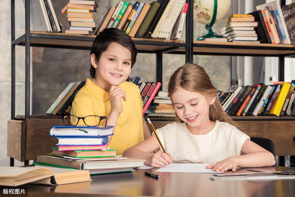 描写清晨、黄昏 、月色和星空的好词好句好段，孩子作文用的上！(图1)