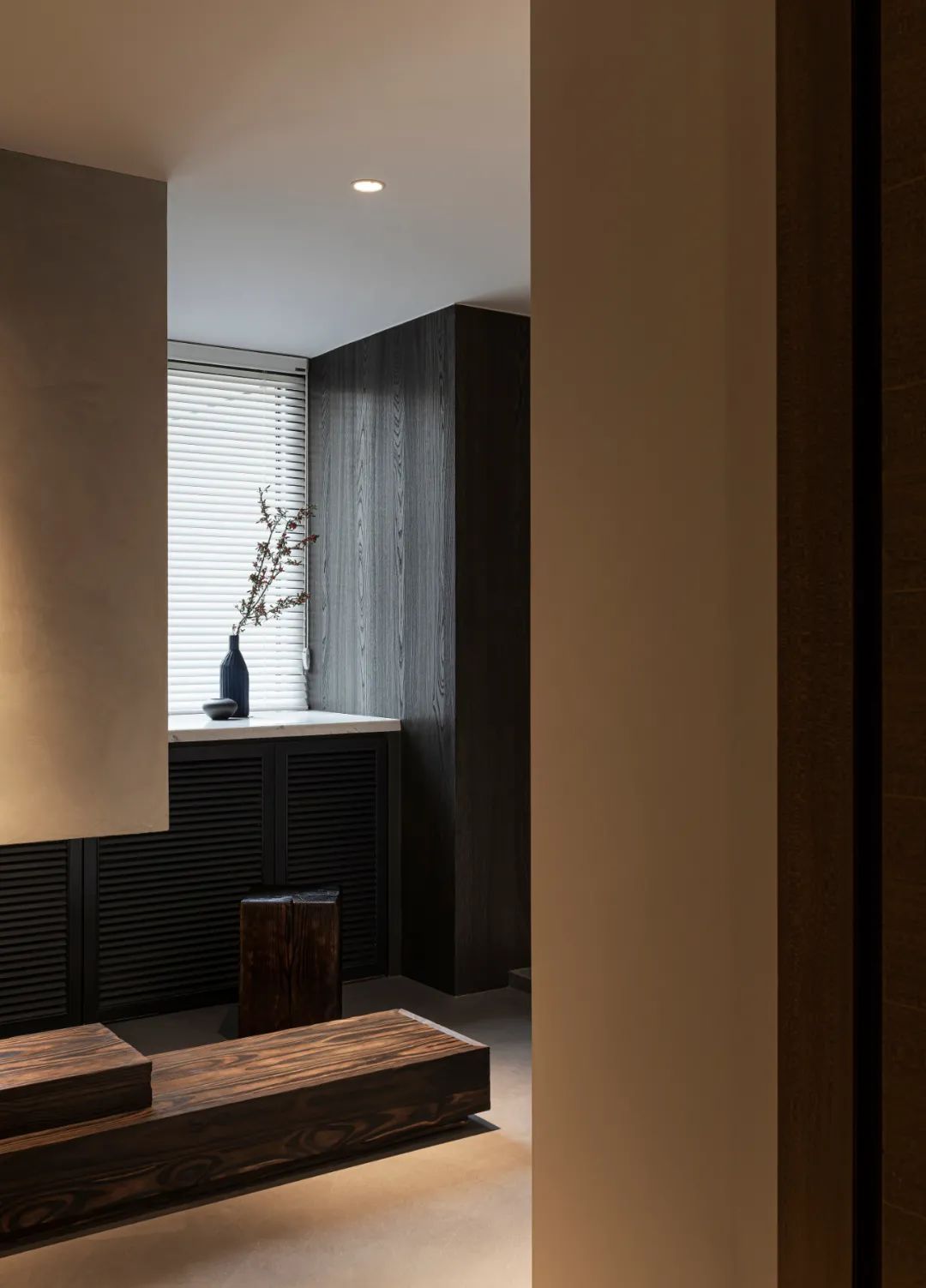 159㎡现代极简，简约奢华暗色调，低调侘寂有情趣(图3)