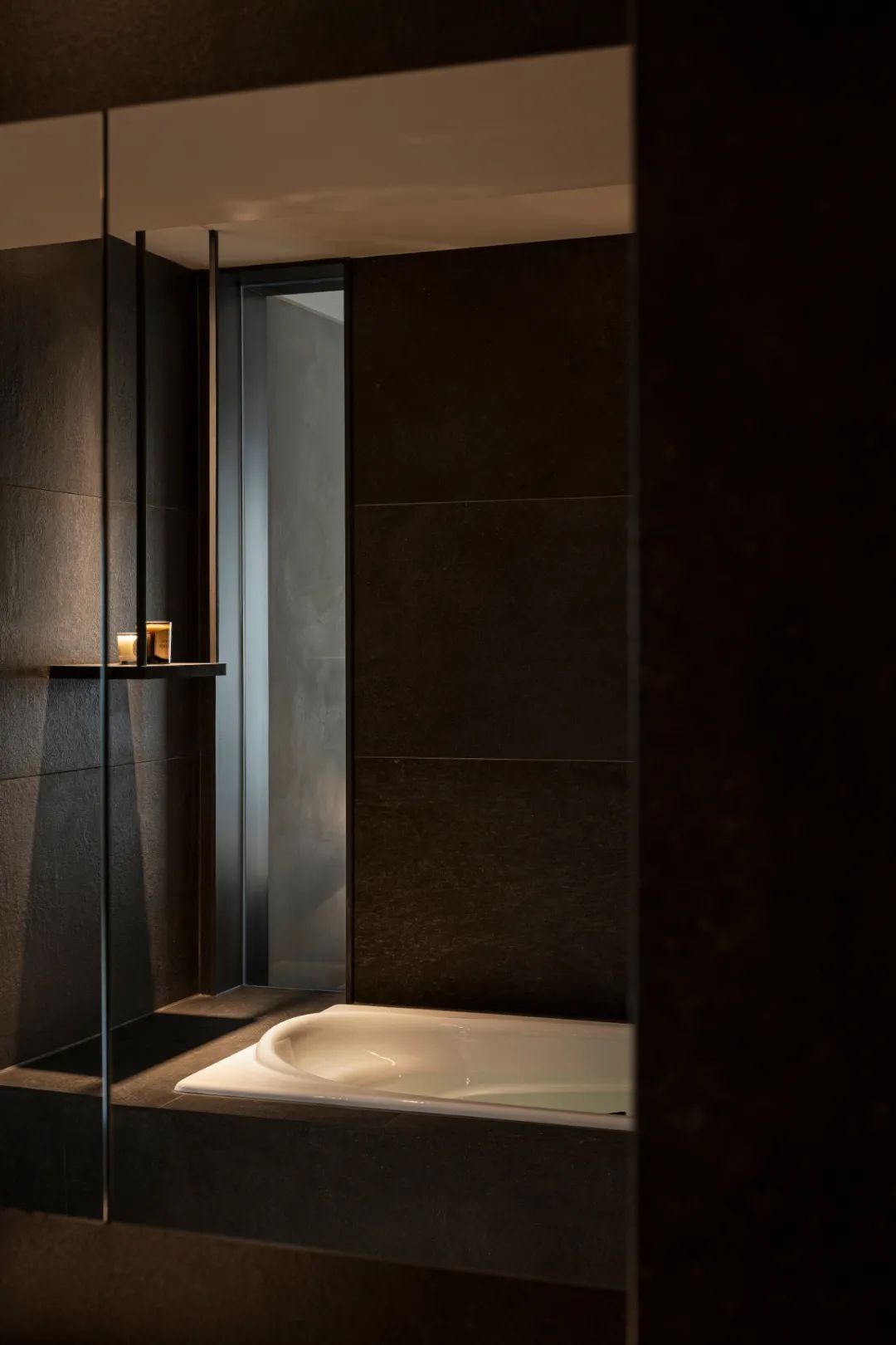 159㎡现代极简，简约奢华暗色调，低调侘寂有情趣(图29)