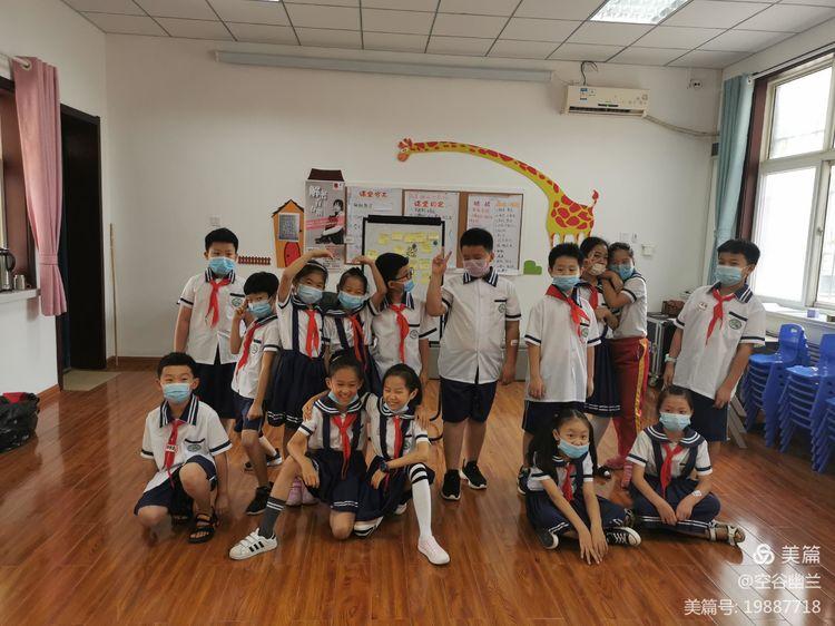 塑造美好心灵争做文明使者：濮阳市油田第一小学向阳花红领巾志愿服务队三一中队组织系列志愿服务活动(图12)