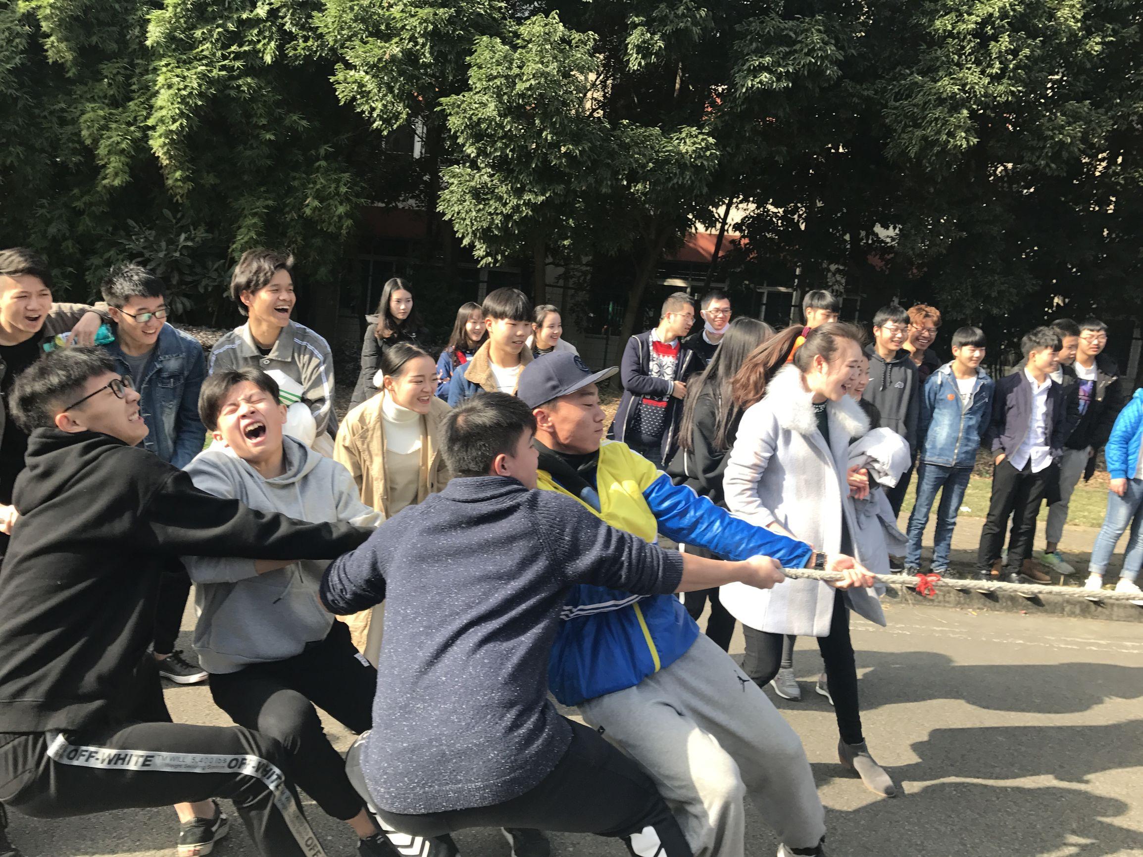 传递青春正能量 冬日拔河进行时(图3) 传递青春正能量 冬日拔河进行时(图3)