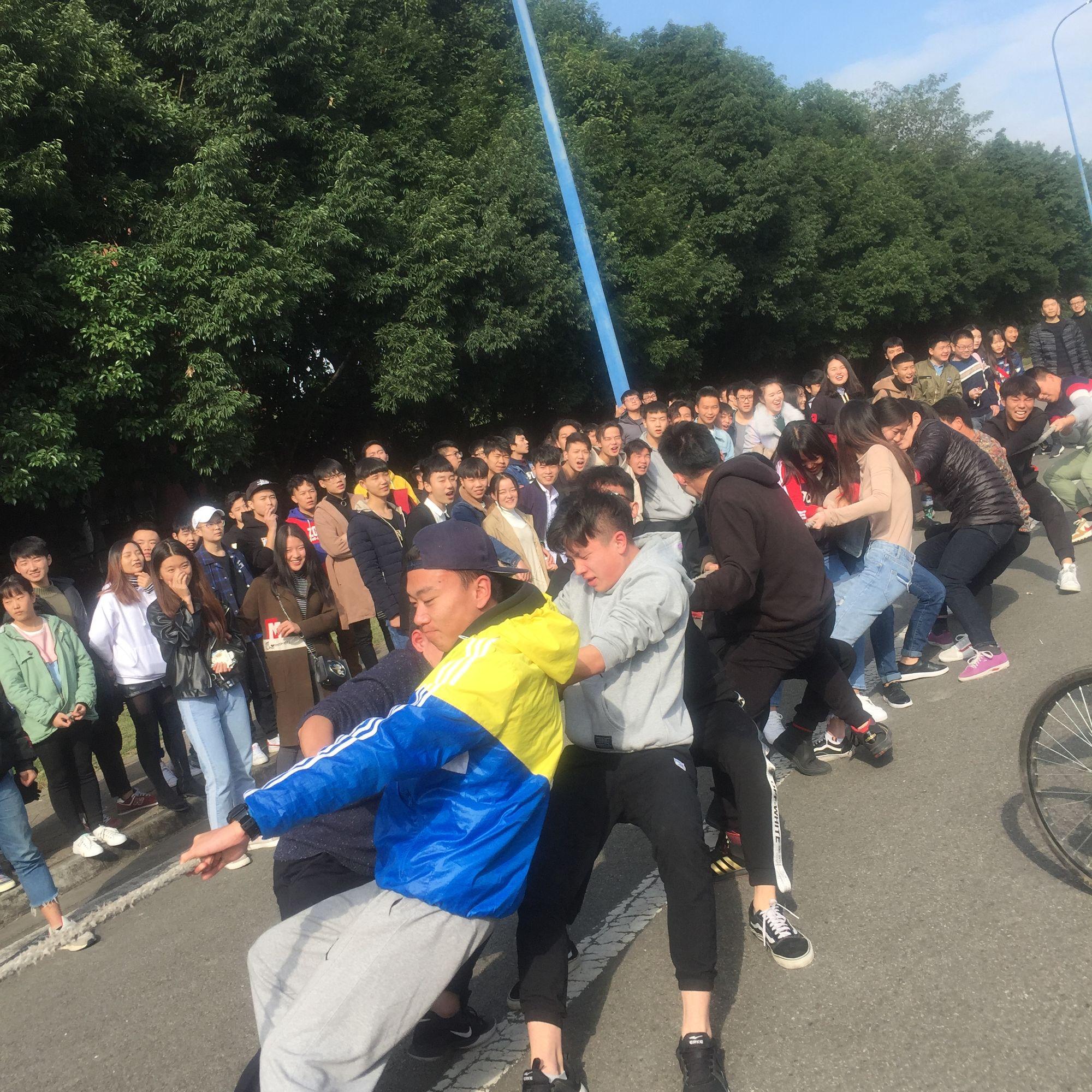 传递青春正能量 冬日拔河进行时(图6) 传递青春正能量 冬日拔河进行时(图6)