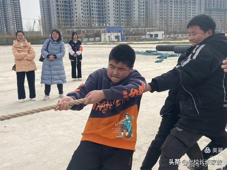 “一根绳一条心 拔河比赛聚人心”——2022年春期赵河学校拔河比赛(图11)
