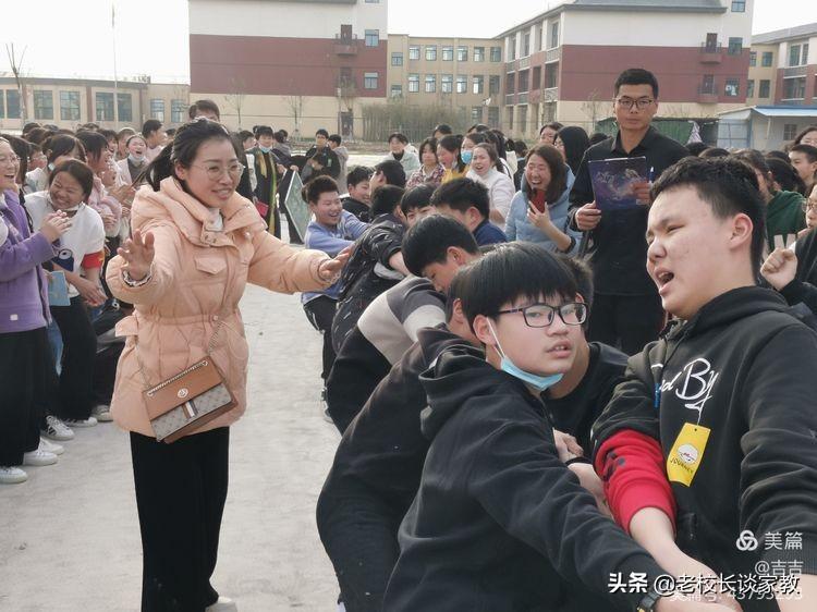 “一根绳一条心 拔河比赛聚人心”——2022年春期赵河学校拔河比赛(图27)