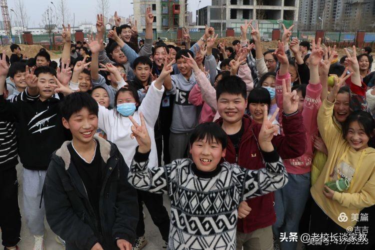 “一根绳一条心 拔河比赛聚人心”——2022年春期赵河学校拔河比赛(图37)