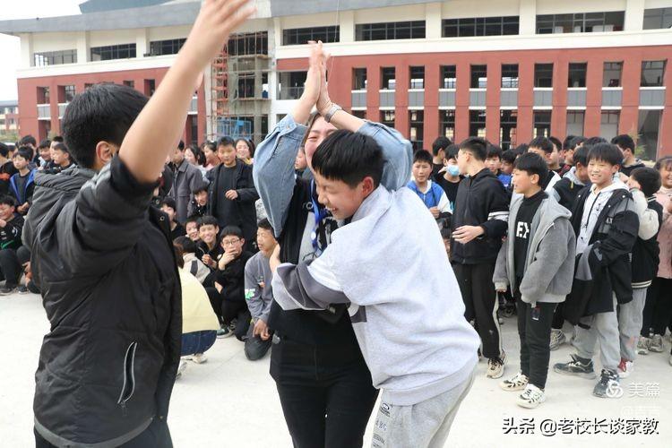 “一根绳一条心 拔河比赛聚人心”——2022年春期赵河学校拔河比赛(图39)